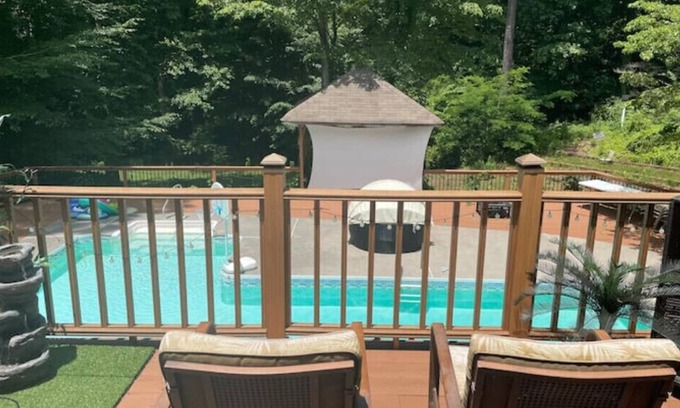 Mableton Casa | Atlanta's Tropical Oasis