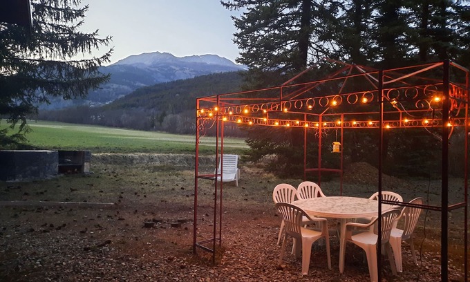 Saint-Pons Chalet De Esquí | Atypical chalet, 2 bedrooms, garden and barbecue