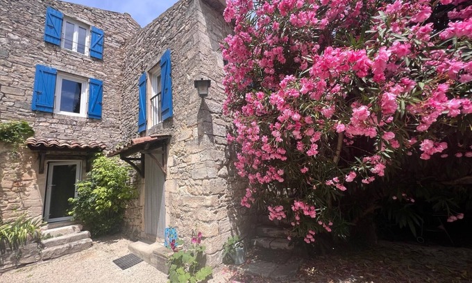 Issirac Casa | Atypical village house