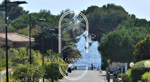 Carqueiranne Apartamento | Au bout de la rue la Mer- T3 Jardin Piscine PARKING WIFI BY HC