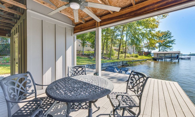 Smith Mountain Estates Casa | Waterfront Lake Martin Home w/ Private Dock!