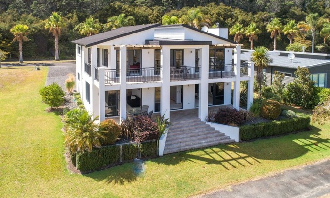 Pauanui Casa | Augusta Grand Pauanui, a Golfers Dream House