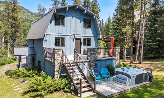 East Kootenay Casa | Auld Fox Lodge | Hot Tub | Steam Shower| Fireplace