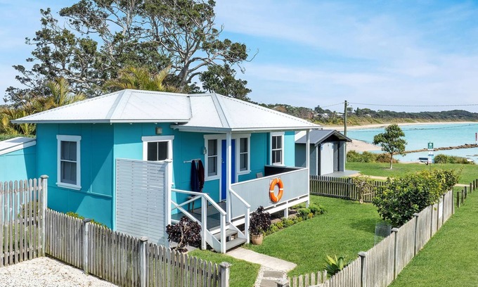 Currarong Casa | Aurora: quintessential beachfront couples getaway