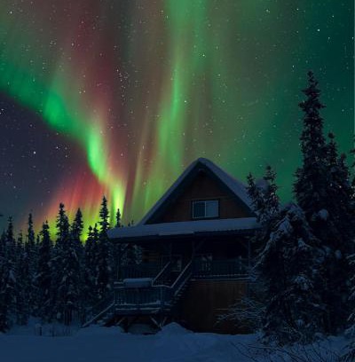 Fairbanks Casa | Aurora Ridge Cabin Stunning Views & Aurora Skies