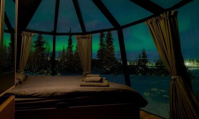 Jukkasjarvi Otro | Aurora RiverCamp Glass Igloos and Cabins