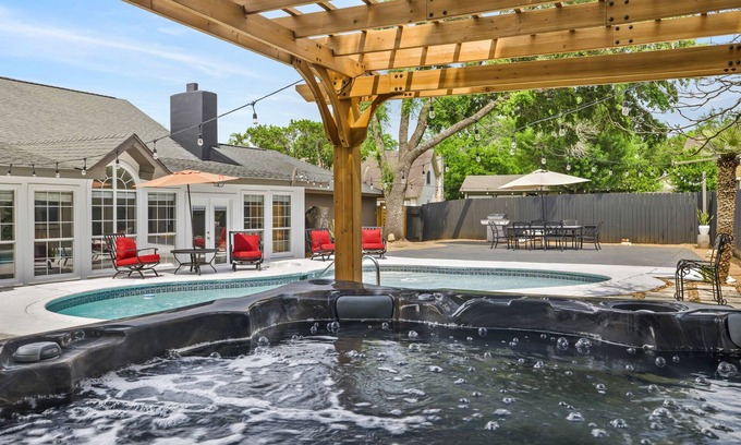 Austin Casa | Austin Southern Retreat , the place for bachelor parties and bachelorettes