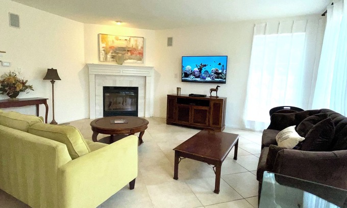 Riverplace Casa | ¡Maravilloso! Cerca del centro y los lagos, además de los principales empleadores y hospitales