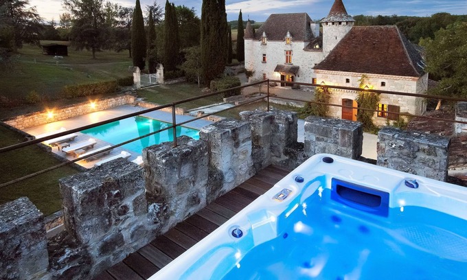 Saint-Caprais-de-Lerm Otro | Authentic chateau near Agen with sauna