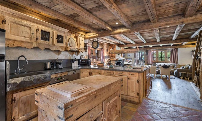 Le Raffort Chalet De Esquí | Chalet auténtico con jacuzzi, sauna y cerca de telesillas en Méribel