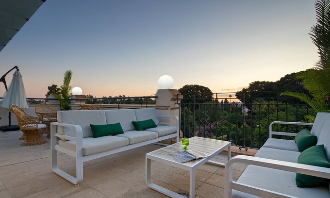 San Bernardo Apartamento | Authentic Luxury Stay Alcazar, Free parking