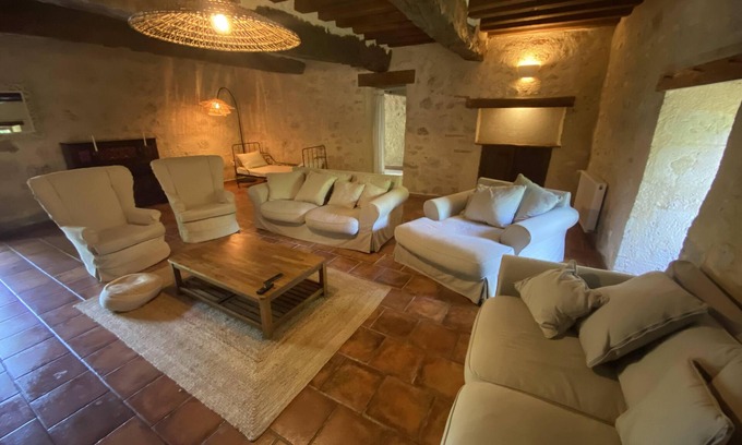 Monfort Casa | Authentique Moulin du Xiième Siècle - Gîte de Charme