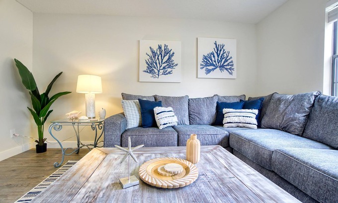 St. Augustine Casa | Autumn Deal! Luxury Retreat~Grill~Beach & Downtown~Sleeps 12