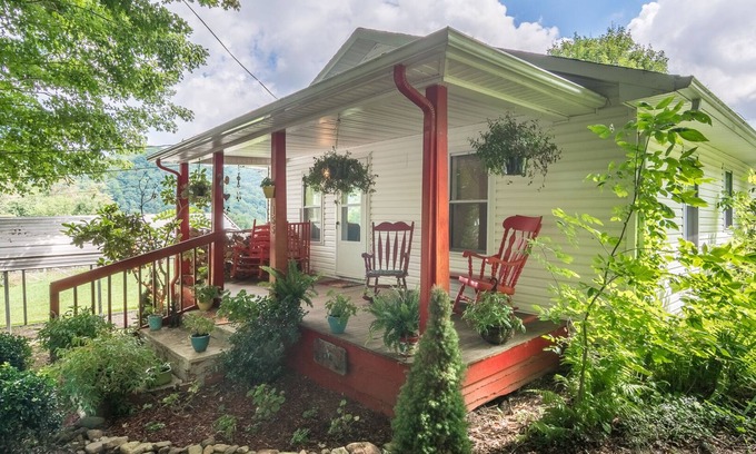Roan Mountain Cabaña | ¡Colores de otoño y otoño en Cloudland Cottage en la hermosa montaña Roan!