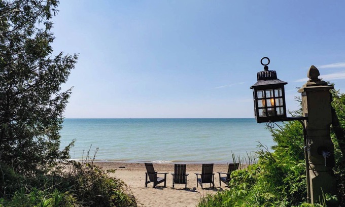 Huron-Kinloss Cabaña | Autumn Nights by the Lake: Huron Shores