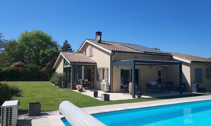 Bressols Casa | Aux Portes de Montauban, Maison Avec Jardin, Piscine et Jacuzzi