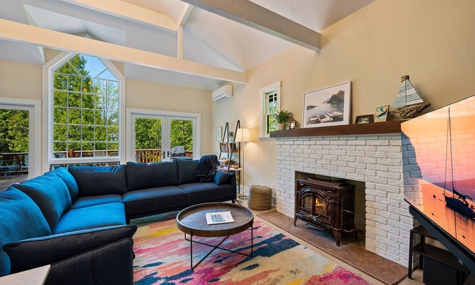 Ephraim Casa | Spacious 4BR Retreat | Walk to Sunsets on the Bay