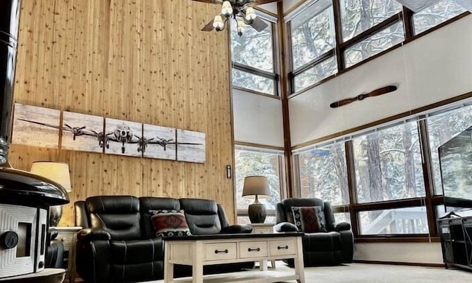 McCall Cabina | Aviators Located on the Golf Course, A/C, Ext Deck & BBQ, Aviators Albatross on the greens