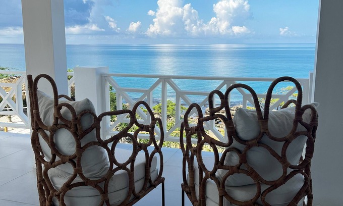 Treasure Beach Casa | Avita Villa - Pristine newly renovated villa with breathtaking views.