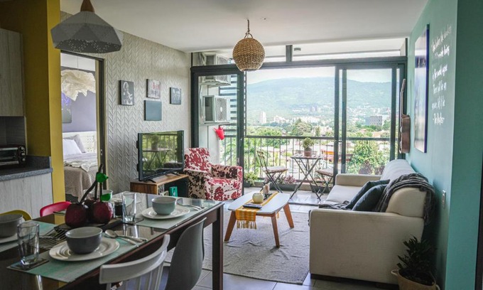 San Salvador Apartamento | Avitat Joy 2Brm Amazing City&Volcano View Pool&Gym