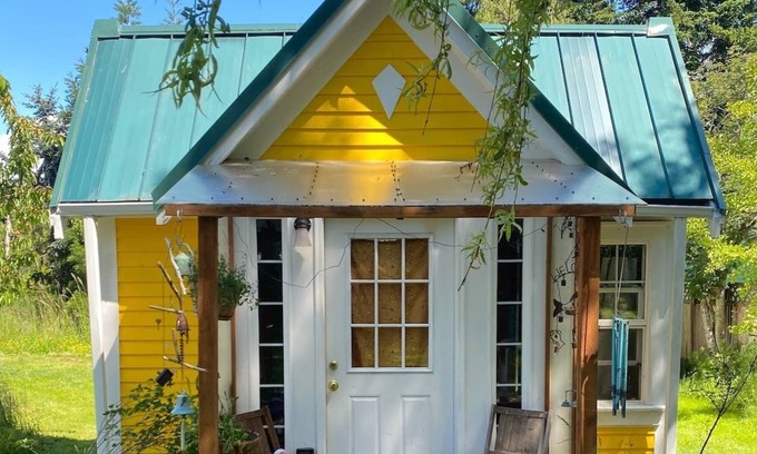 Happy Valley Apartamento | Award Winning Adorable Tiny House Dry Cabin