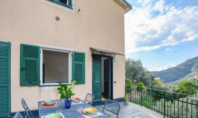 Poggio Favaro-San Bernardo Apartamento | Awesome apartment in Bogliasco with WiFi