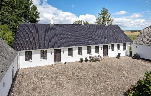 Bago Casa | Awesome Home In Assens With Kitchen