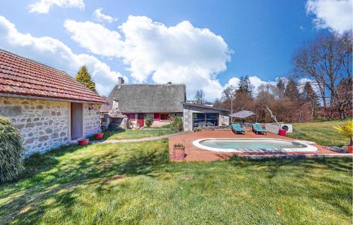 Saint-Oradoux-de-Chirouze Casa | Awesome Home In Saint-Oradoux-De-Chiro
