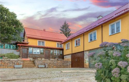Otocac Casa | Awesome Home In Skare With Sauna