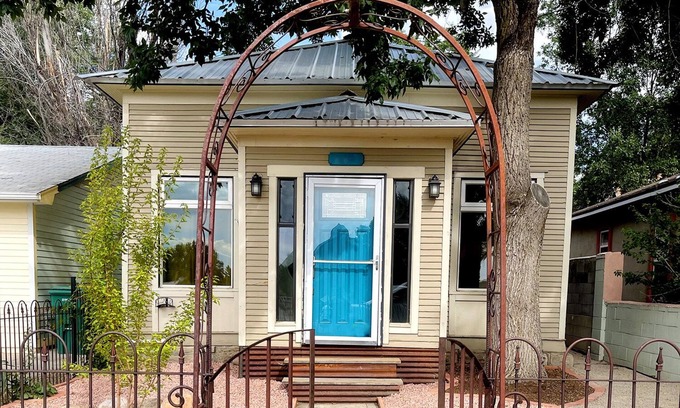 Aztec Casa | "Azteca Amor" A Victorian Gem in the Southwest