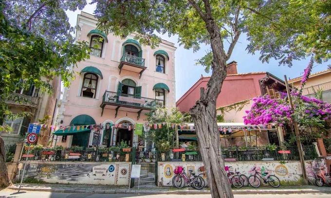 Adalar Hotel | Büyükada Anastasia Meziki History Mansion