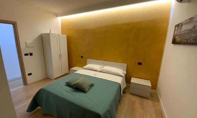 Pomigliano D'arco Cama Y Desayuno | B&B Gisa House