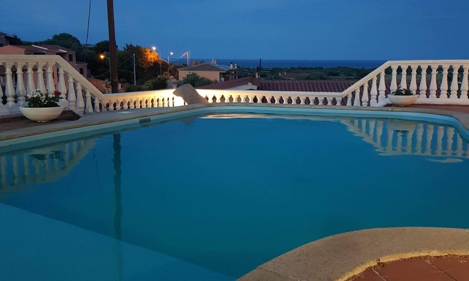 Luddui Cama Y Desayuno | B&B Villa delle Rose