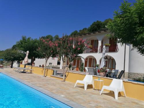Pietralunga Cama Y Desayuno | B&B VILLA GINEVRA