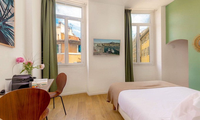 Opera Apartamento | B4 Tropiques-Apartamento-Apartamento-Baño tipo “wet room”-Vista al Puerto