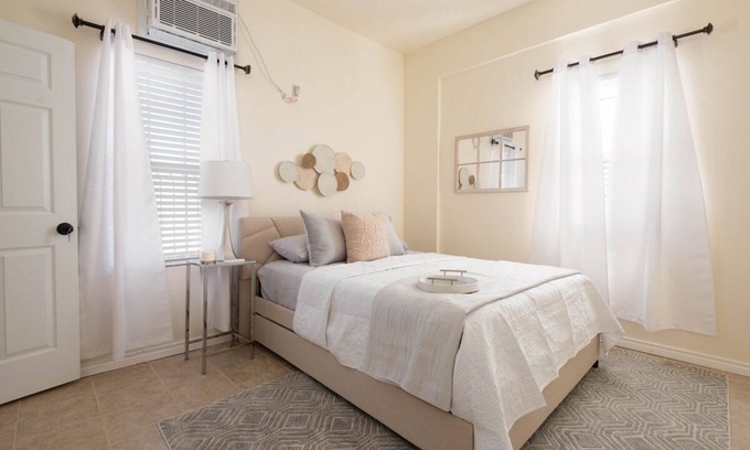 Amarillo Casa | Back house Oasis: Quiet & Roomy