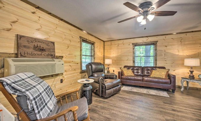Broken Bow Casa | Backwoods Hideout Remote Couples Getaway!