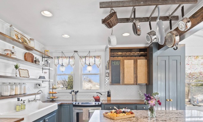Burlington Casa | BACKYARD WANDERLAND - Near ARK & Creation Museum - perfect for big families!