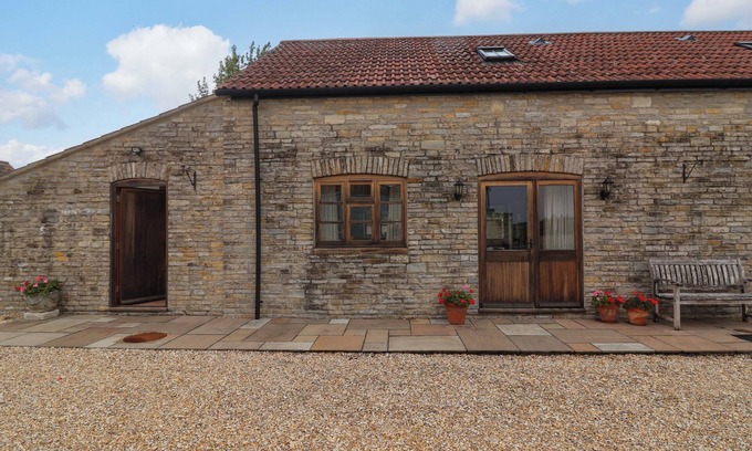 Babcary Cabaña | BADGER COTTAGE, romantic, with a garden in Lydford-On-Fosse