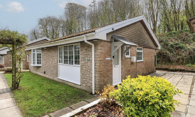 Looe Casa | Badger Sett in Granite Henge near Looe