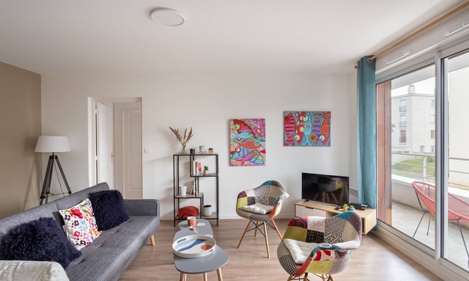 Francisco-Ferrer - Vern Apartamento | Bahibé - Appartement 1 chambre avec balcon et parking, au calme, proche gare