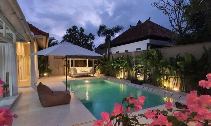 North Legian Villa | BALI: Seminyak - Beach House - 6/7 pers. -En tranquila - cerca CCES, restaurante