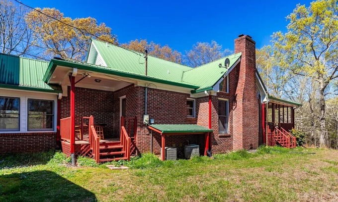 Ball Ground Otro | Ball Ground Estates - Luxury Farm Stay 81 Acres of Private Forest