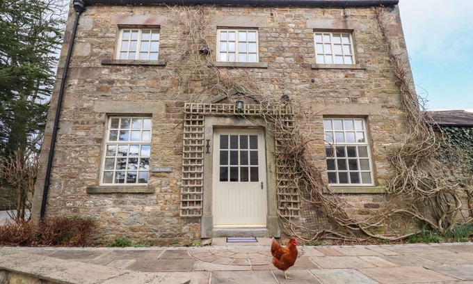 Dolphinholme Cabaña | BALLOO, pet friendly, luxury holiday cottage in Galgate
