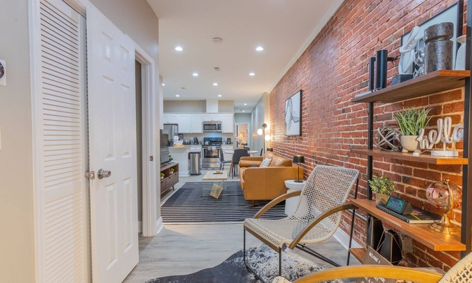 Downtown Baltimore Apartamento | Baltimore's Home Away From Home 2 Bedroom Apts by Redawning