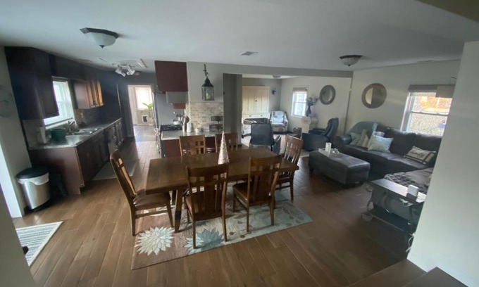 Reynolds Corners Casa | Bancroft Guest House