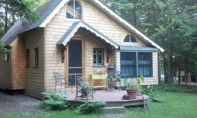 Orrington Cabaña | Casa pequeña amueblada Bangor Acadia, corto / largo plazo, viajes médicos, vacaciones