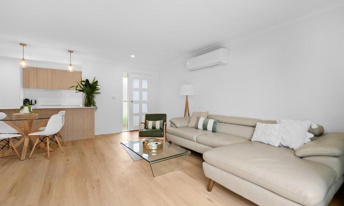 Forster Villa | Banksia Breeze Villa - 100m to North One Mile Beach