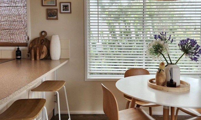 Aldinga Beach Cabina | Banskia Retreat: Wanderers' sanctuary by the sea