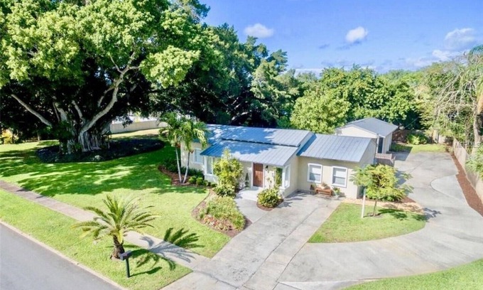 Harbor Hills Casa | Banyan Bungalow - Excelente ubicación en el noroeste de Bradenton!